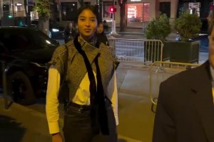 科比大女儿娜塔莉亚·布莱恩特亮相巴黎时装周，别说挺有故人风范